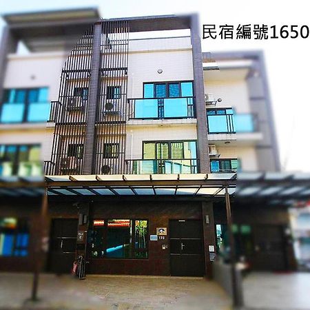 靜夜市親子民宿 Luodong Buitenkant foto
